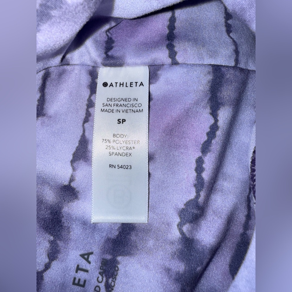 Athleta Elation Printed Capri Leggings Small Petite Purple - Picture 4 of 9